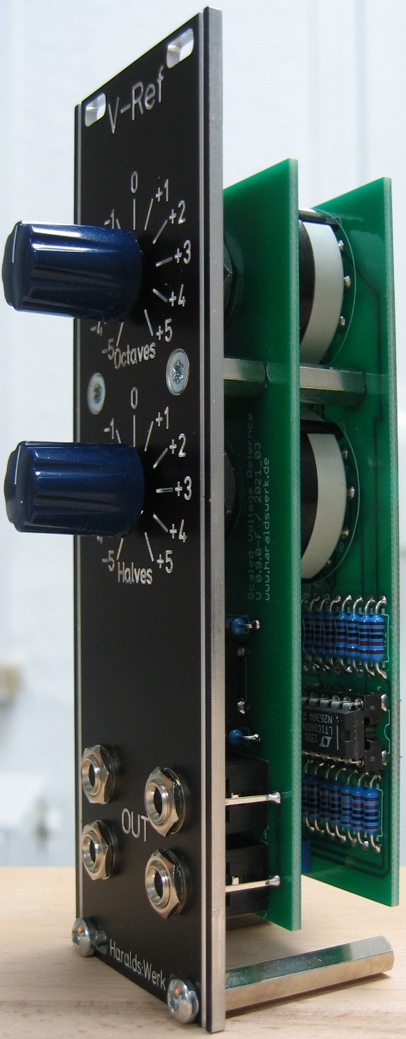 Scaled voltage reference halve side view