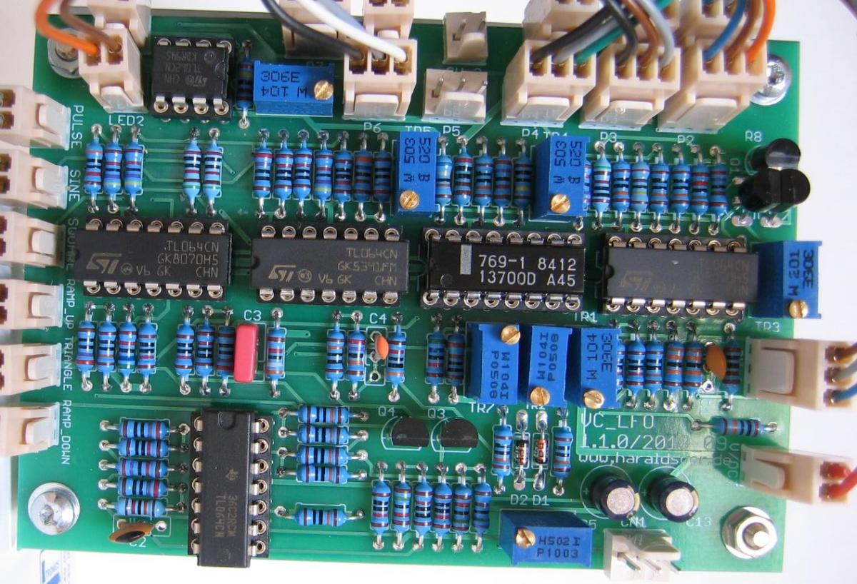 VC LFO: populated PCB