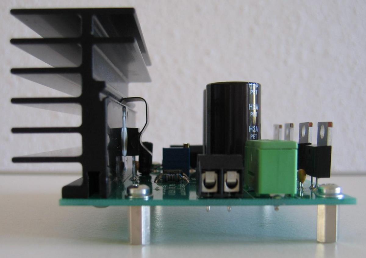 Basic PSU with LM317 left view