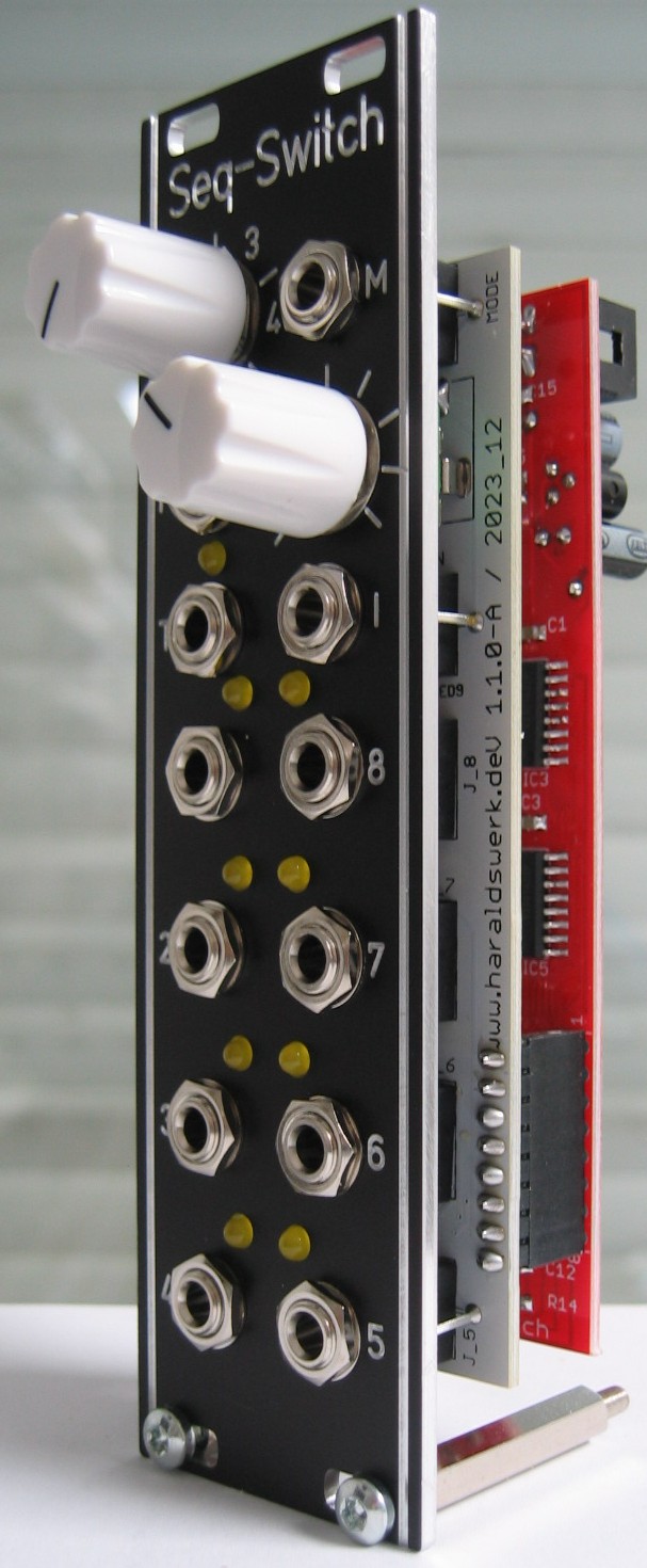 Voltage Controlled Sequential Switch halve side view