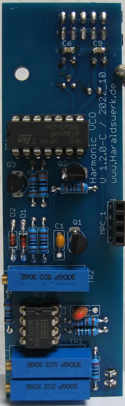 Harmonic Oscillator VCO populated main PCB 02 top