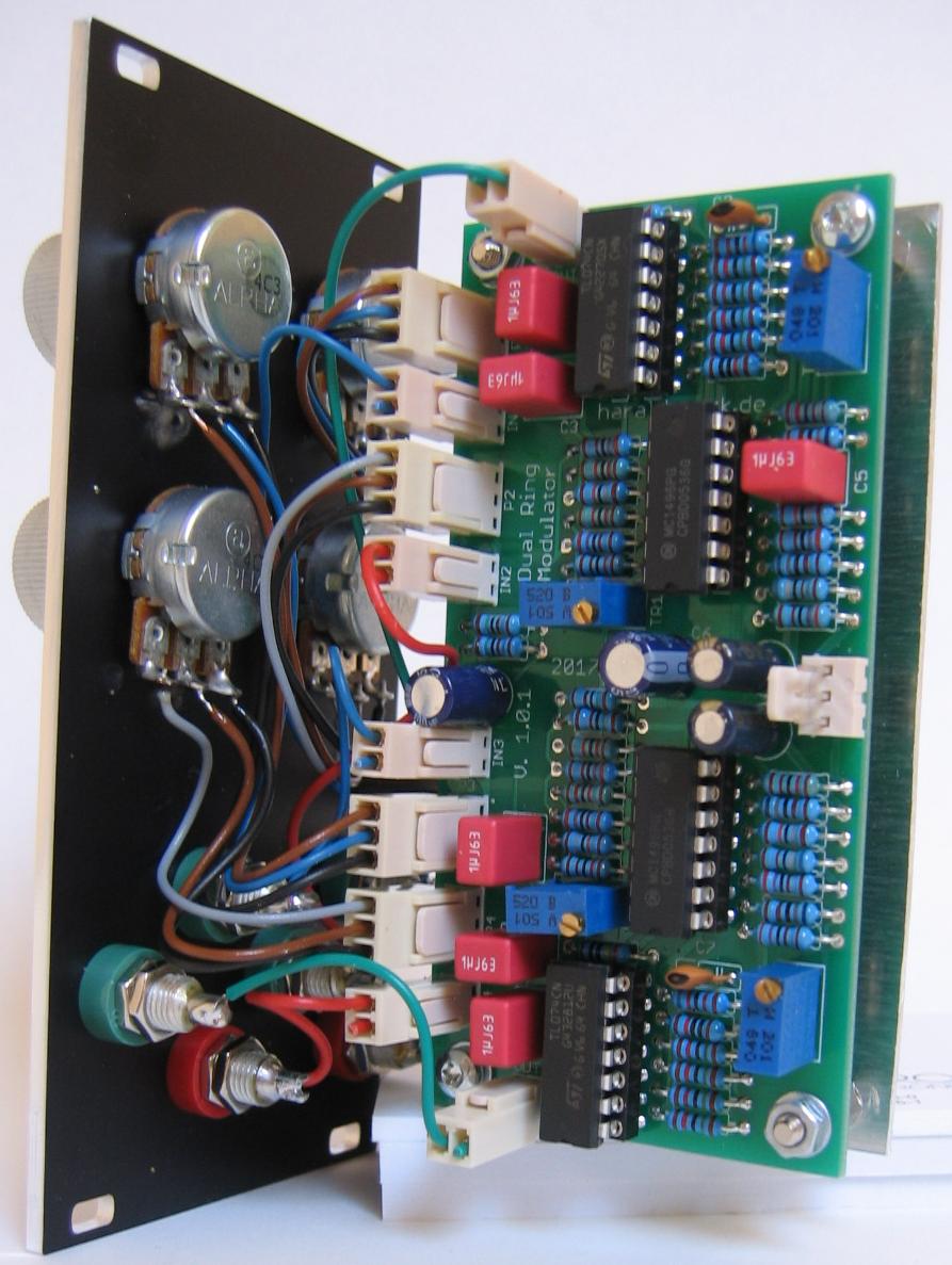 Dual Ringmodulator back view